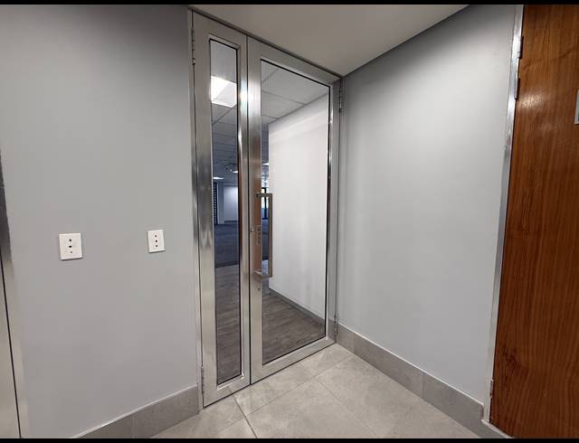 249M² OFFICE TO LET IN PARKTOWN